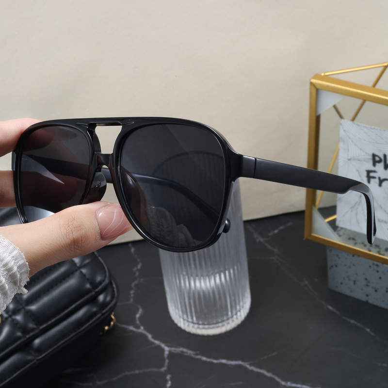 Unisex Fashion Sunglasses UV40 - огляд і ціна Women'S Fashion In The 90S
