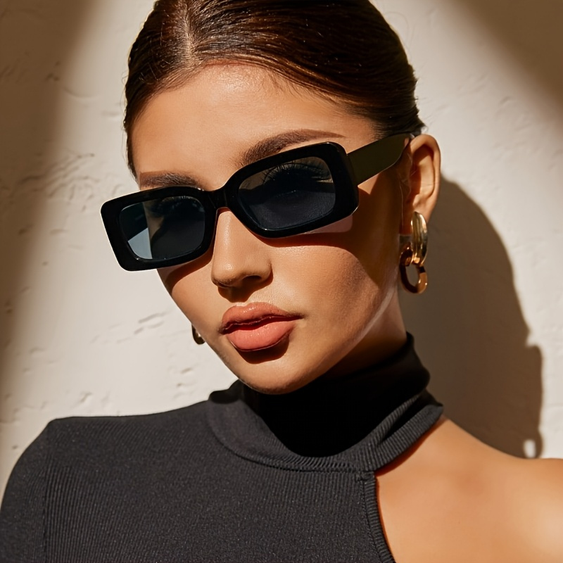 Glossy Black Chunky Rectangle  - огляд і ціна Women'S Fashion In The 90S