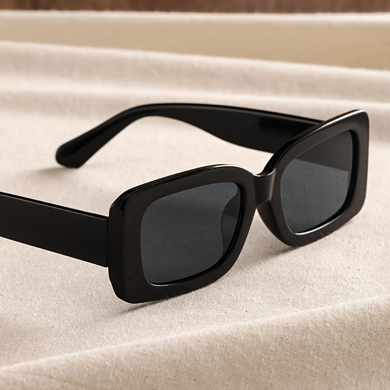 Glossy Black Chunky Rectangle  - огляд і ціна Women'S Fashion In The 90S