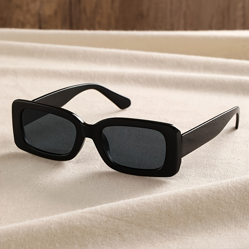 Glossy Black Chunky Rectangle  - огляд і ціна Women'S Fashion In The 90S